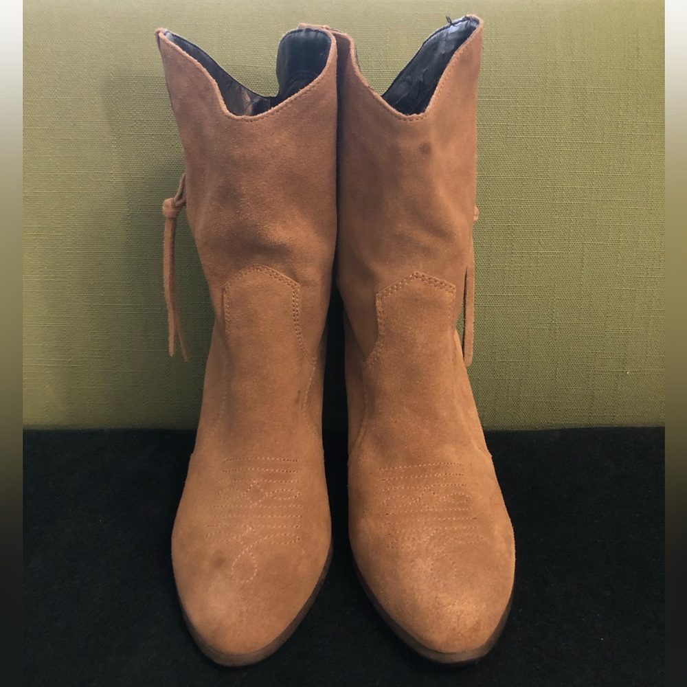 DV Dolce Vita Western Heeled Boots Khaki Suede 8.5